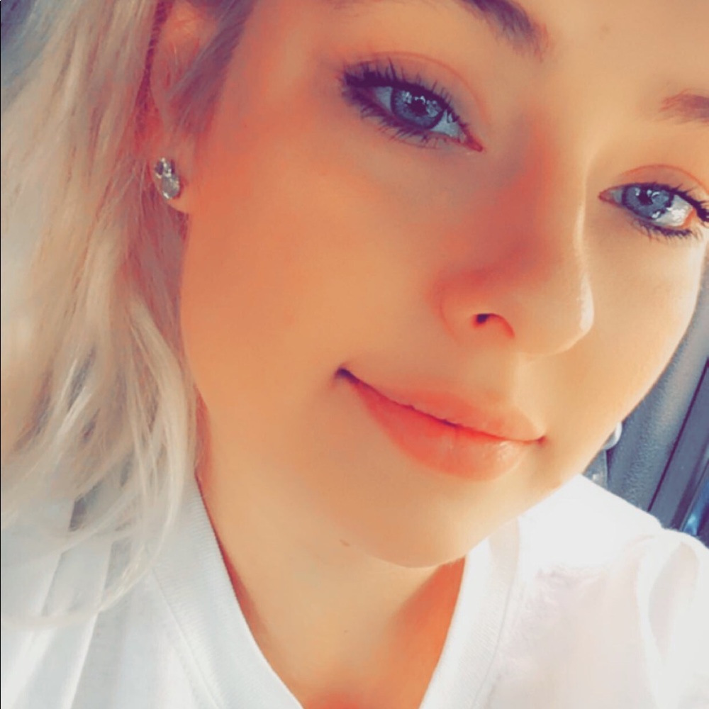 Meet your Posher, Natalie